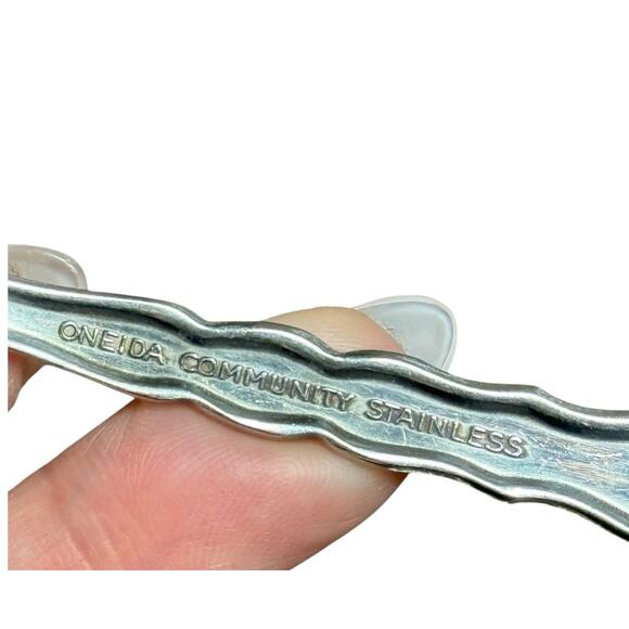 Oneida Community Stainless CELLO Flatware 4 Piece Place Setting Fork Knife Spoon - Picture 7 of 7